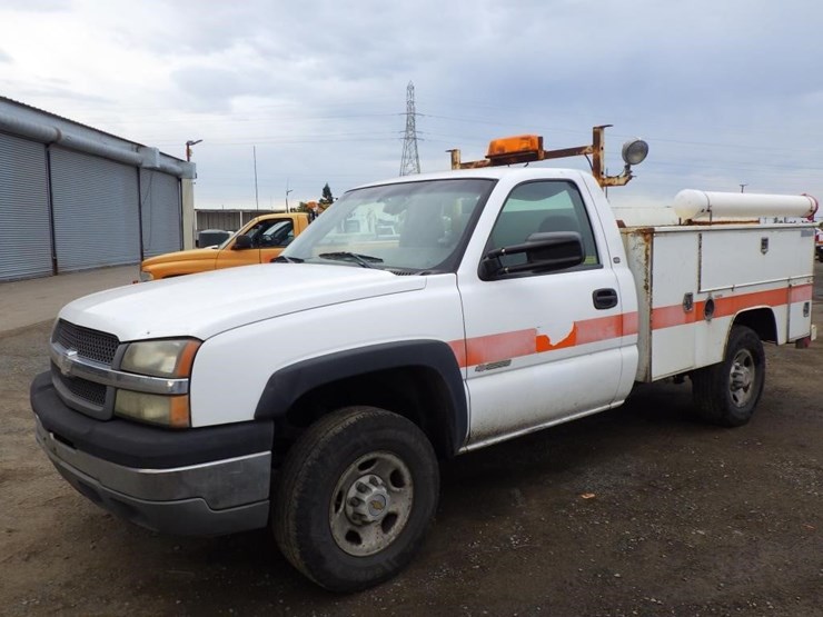 2003-chevrolet-2500hd-image-1