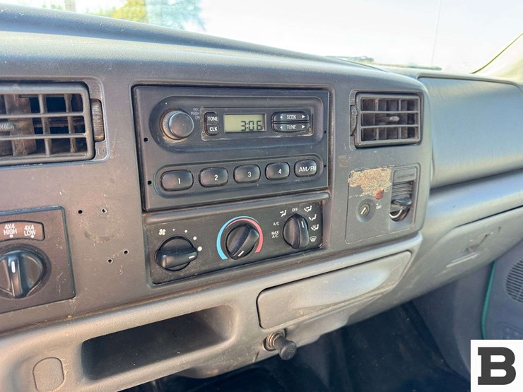 2004-ford-f350-image-30