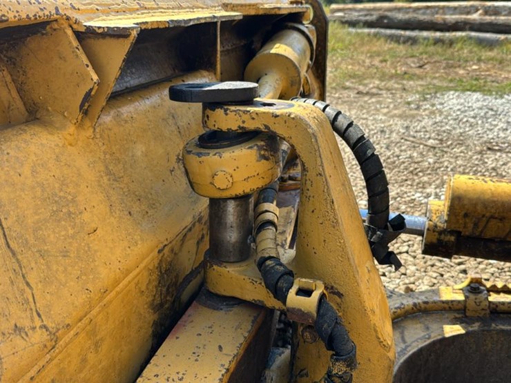 caterpillar-d4h-image-22