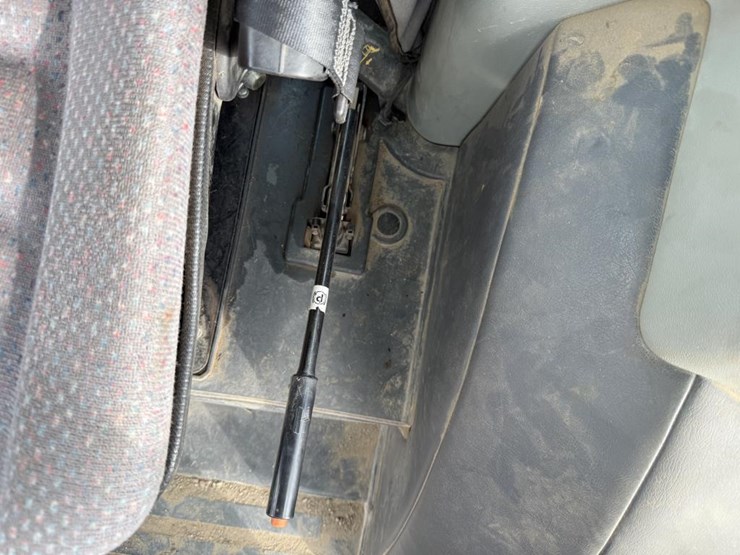 2009-massey-ferguson-3625-image-59