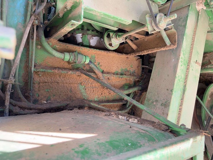 john-deere-4425-image-40