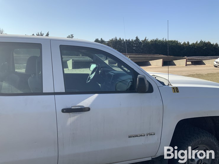 2015-chevrolet-silverado-2500-image-17