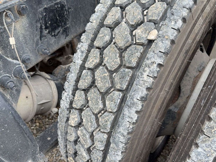 2012-freightliner-cascadia-113-image-84