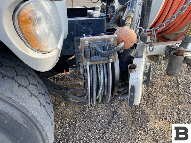 2017-mack-granite-gu713-image-65