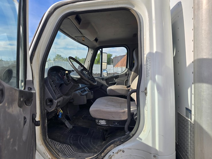 #22329-•-2014-freightliner-m2-106-box-truck-image-68