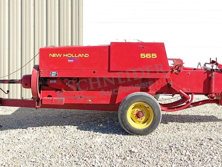 new-holland-565-image-4