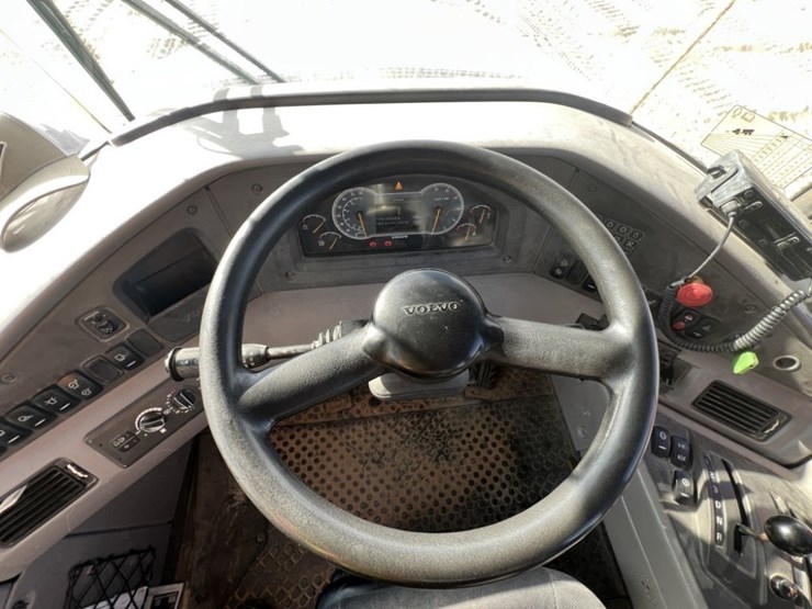 2021-volvo-a60h-image-41