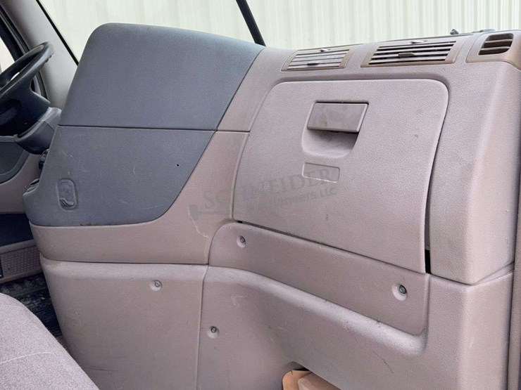 2012-freightliner-cascadia-113-image-59