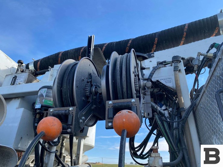 2017-mack-granite-gu713-image-62