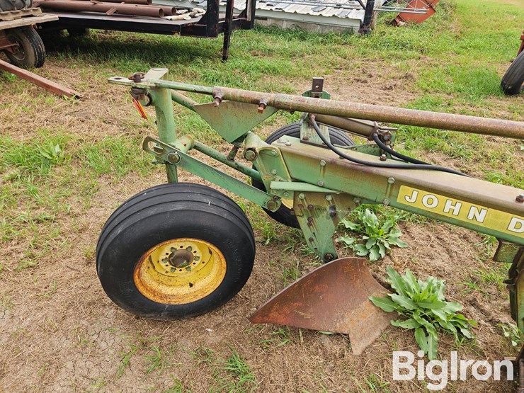 john-deere-2350-2450-image-18