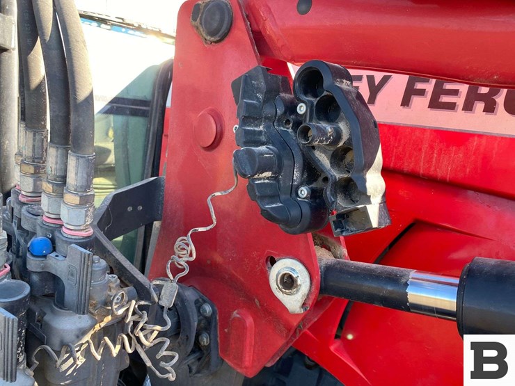 2012-massey-ferguson-5475-image-53