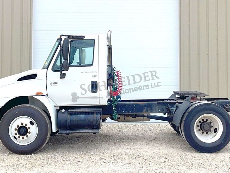 2003-international-durastar-4400-image-4