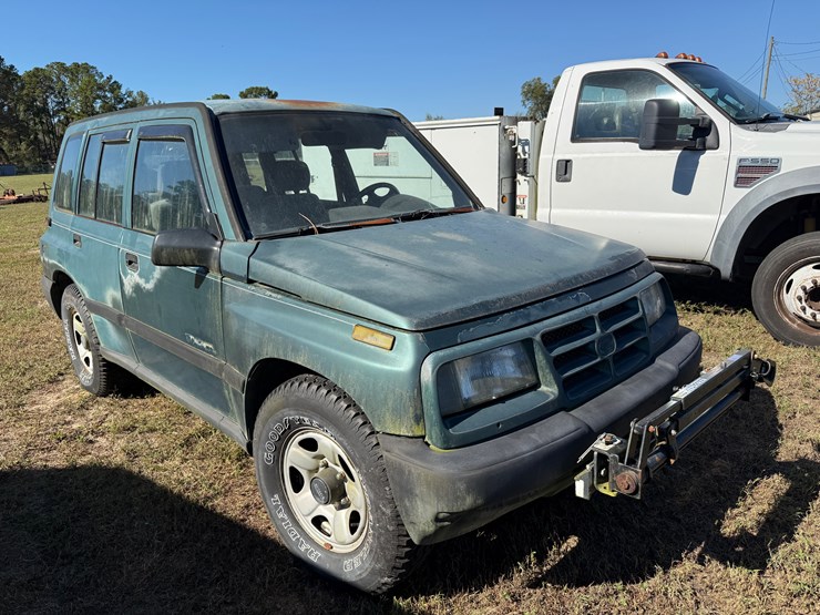 #37-•-#265-•-1996-geo-tracker-multipurpose-vehicle-(mpv)-image-8