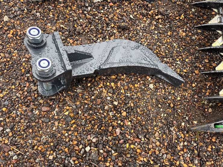 #26-•-wolverine-mini-excavator-ripper-image-2