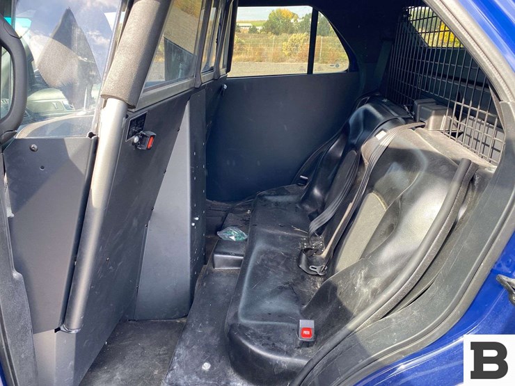 2016-ford-explorer-image-25