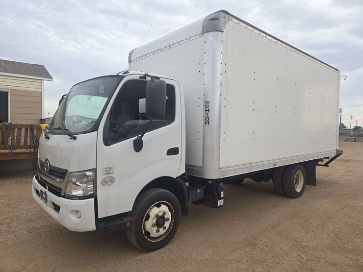 2019-hino-195-image-1