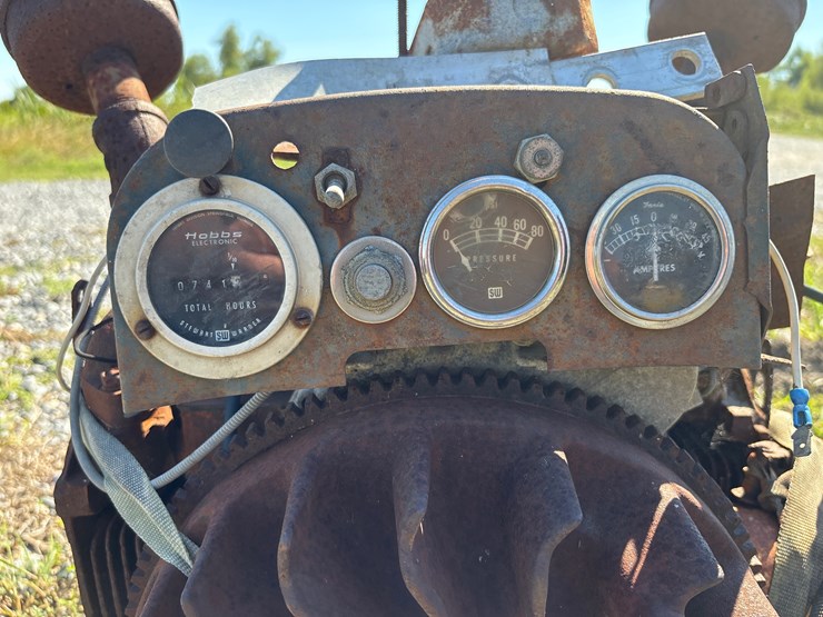 #121-•-misc-lot-with-engine-part-image-4