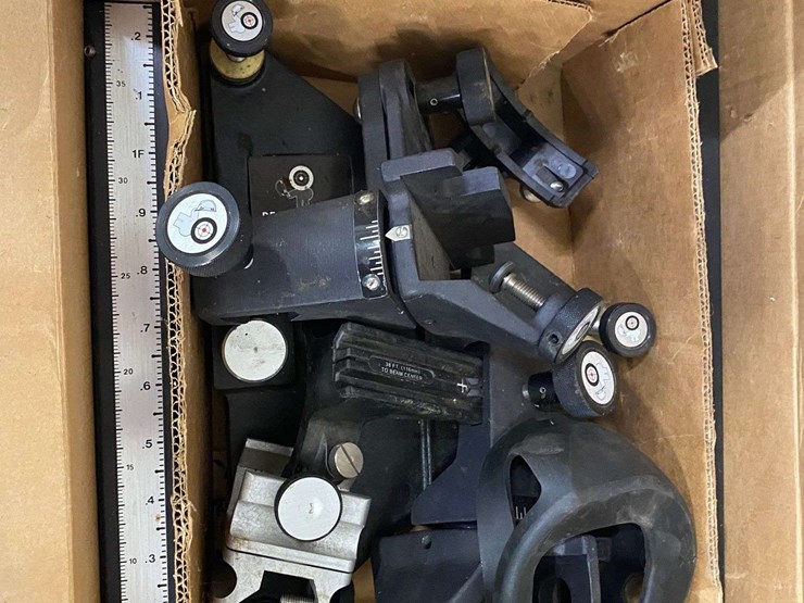 laser-alignment-inc.-6700-beam-aligner-and-supporting-hardware-image-14