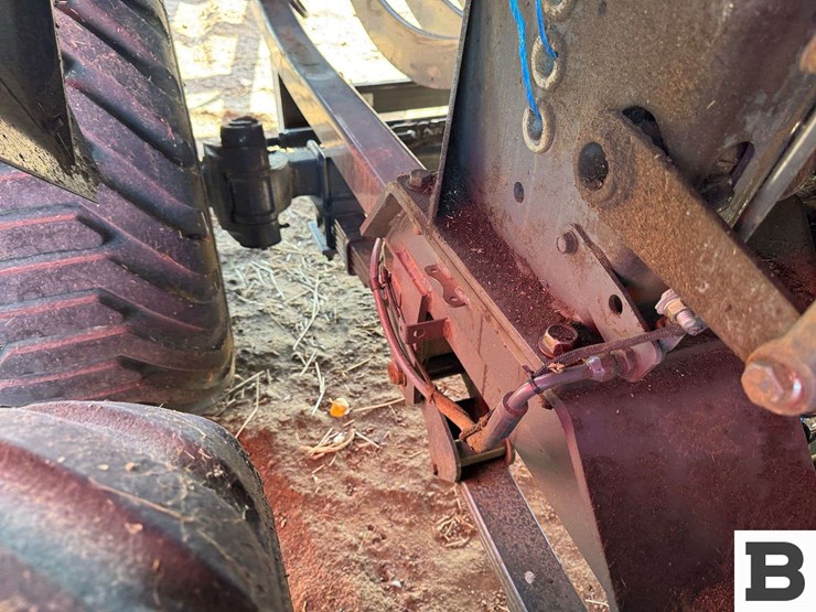 2012-massey-ferguson-2190-image-49