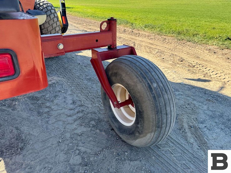 new-holland-h8040-image-36