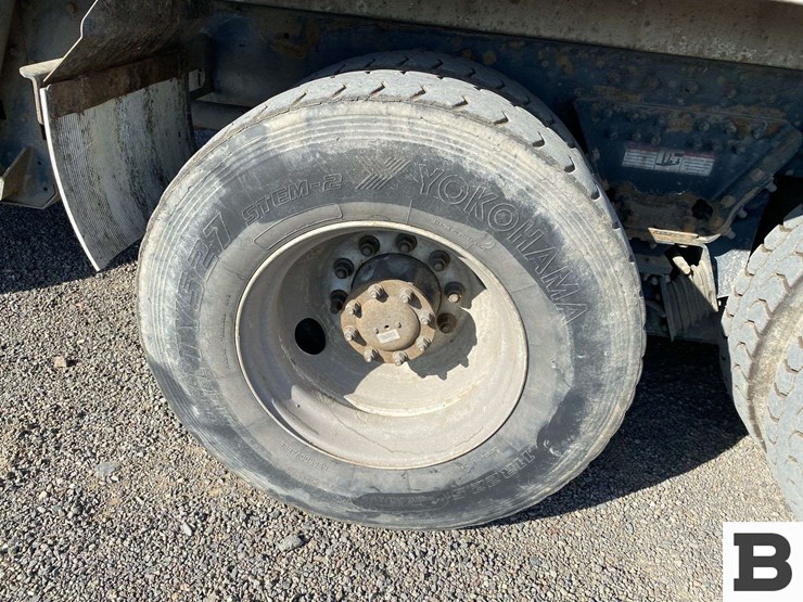 2006-peterbilt-320-image-24