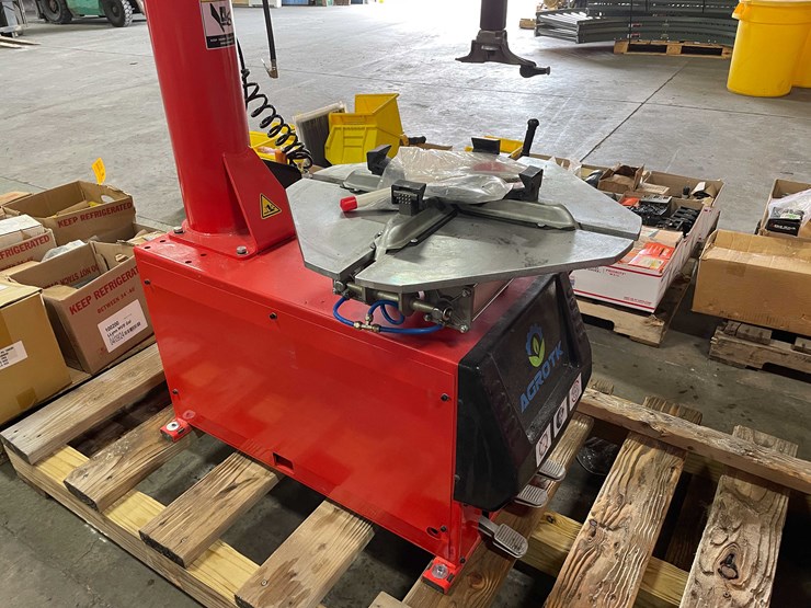 #8524-•-tire-changer-(e)-image-26