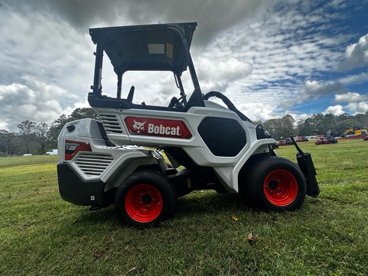2024-bobcat-l23-image-3