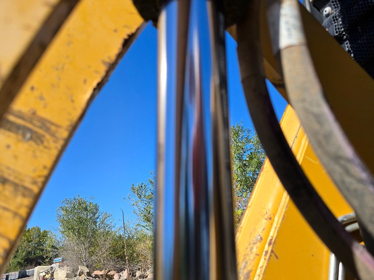 caterpillar-415f2-il-image-45