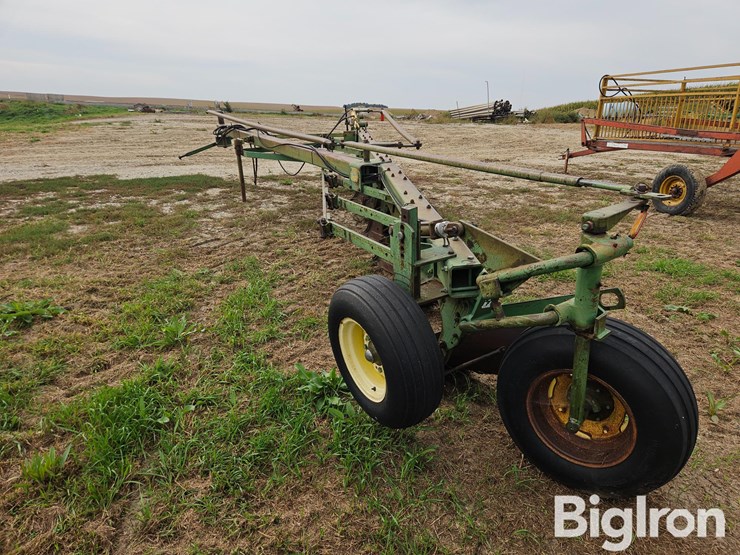 john-deere-2350-2450-image-7