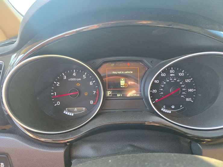 2015-kia-sedona-image-23