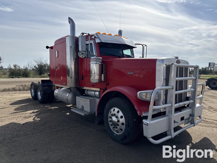 2011-peterbilt-388-image-3