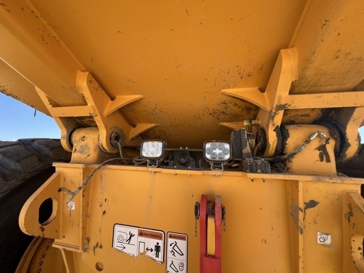 2021-volvo-a60h-image-25