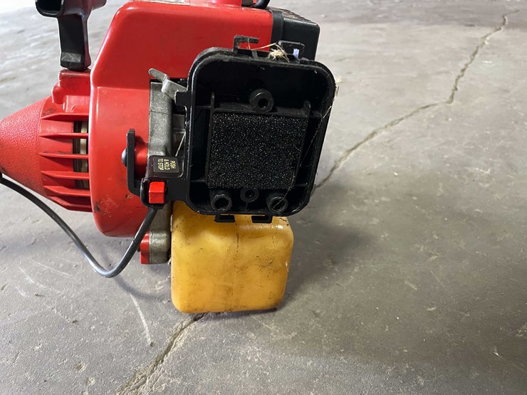 #8521-•-homelite-15"-weed-eater-(cw)-image-12