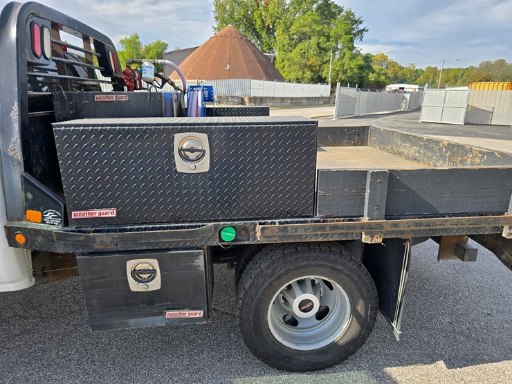 2017-gmc-sierra-3500-image-62