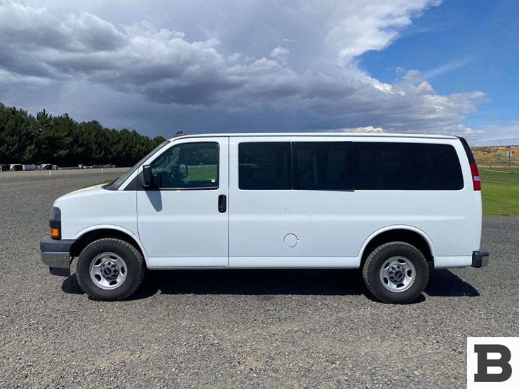 2019-gmc-3500-image-2