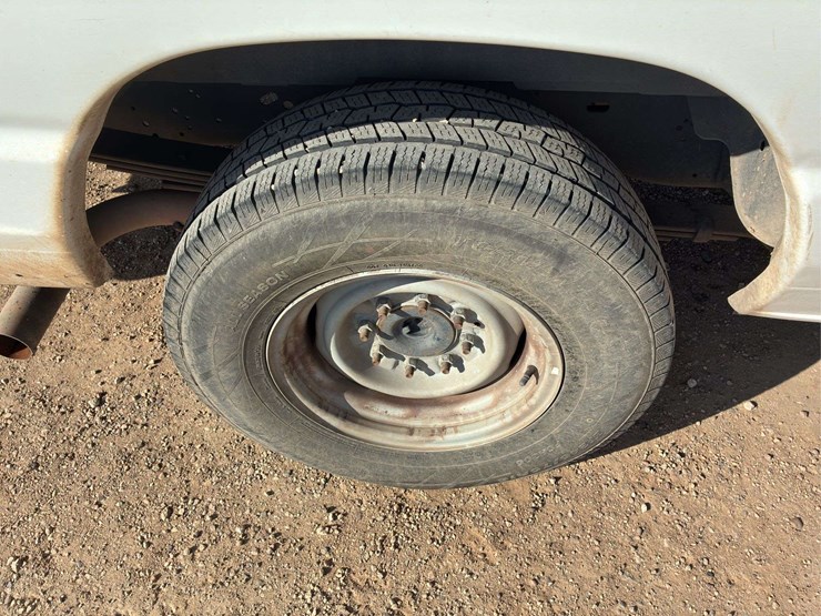 2012-ford-e350-image-16