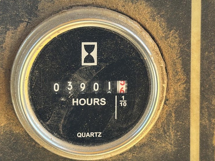 caterpillar-d4h-image-11