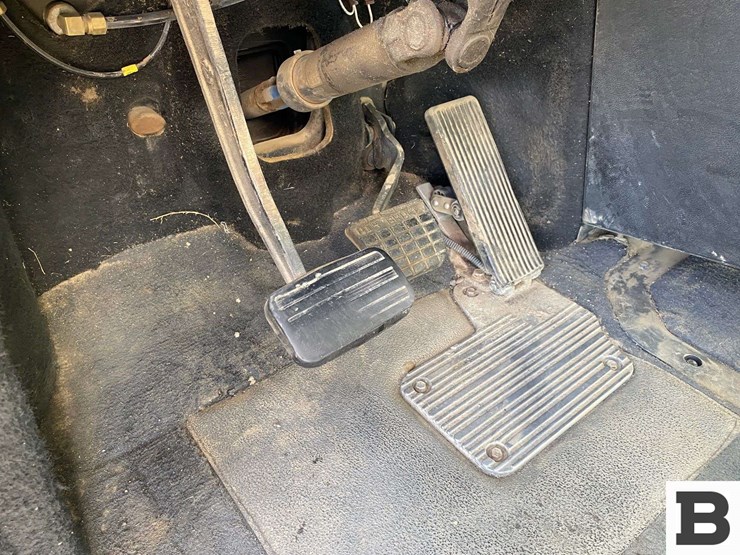 1995-mack-ch613-image-52