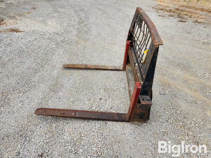 berlon-42"-pallet-forks-image-8