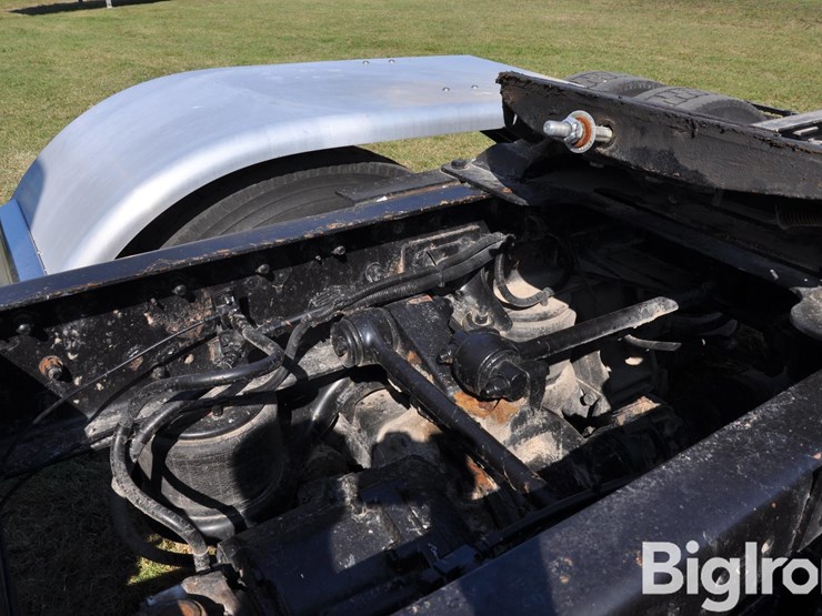 2003-kenworth-t600-image-16