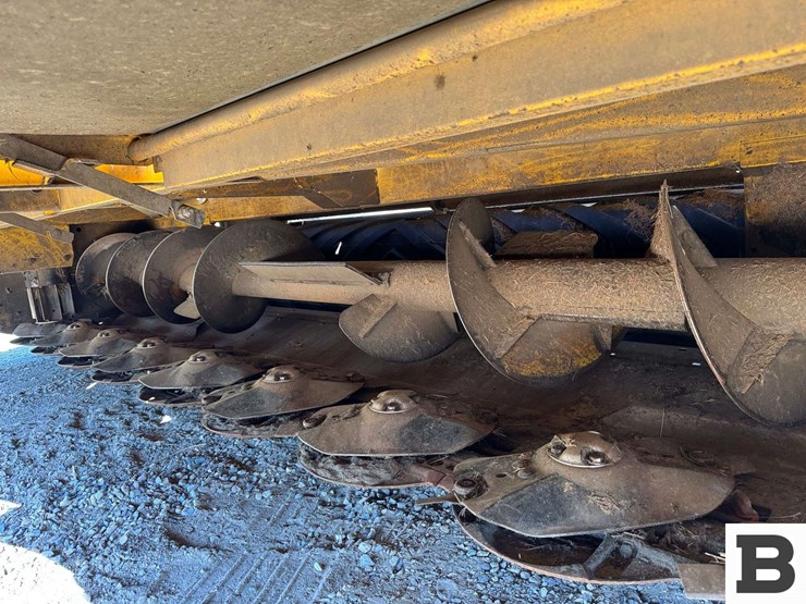 2015-new-holland-speedrower-260-image-13