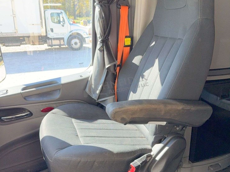 2017-peterbilt-579-image-60