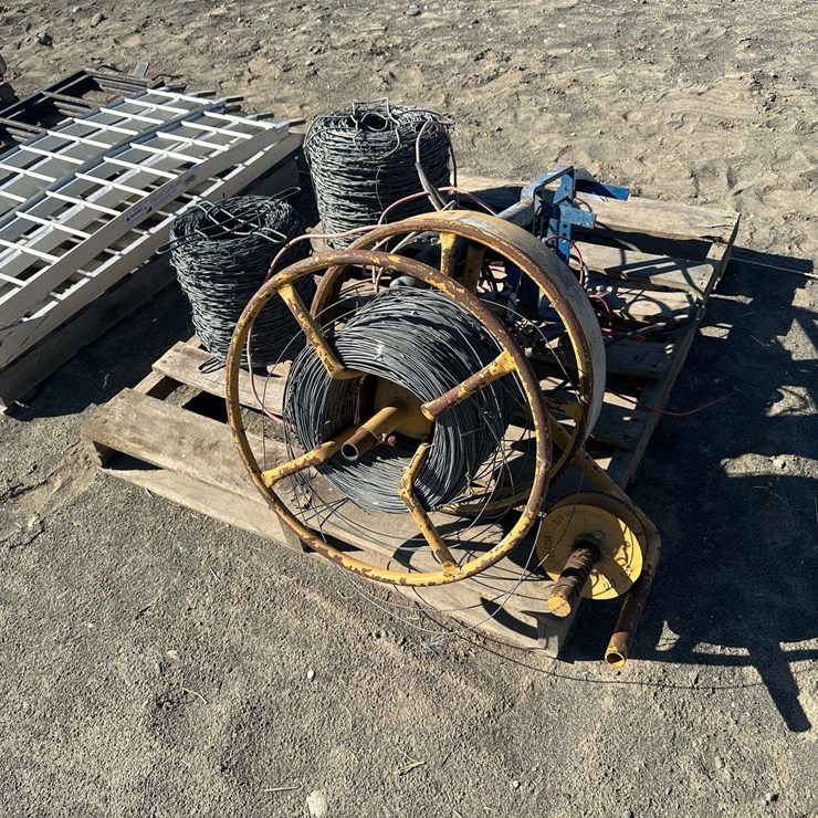 Wire Fence Roller, Barb Wire