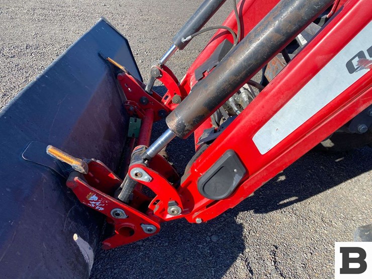 2012-massey-ferguson-5475-image-12