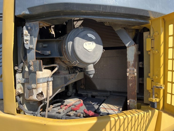 komatsu-pc228us-lc-image-57