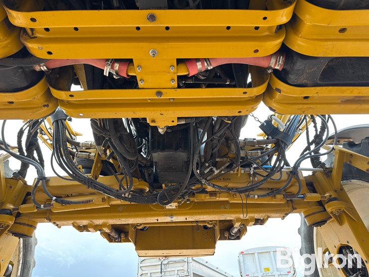 2001-ag-chem-rogator-1274-image-18