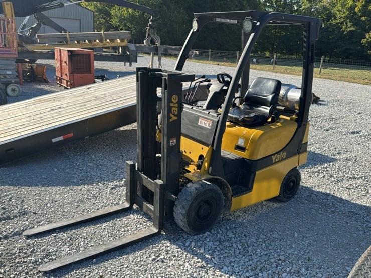 #1354-•-yale-forklift-image-1