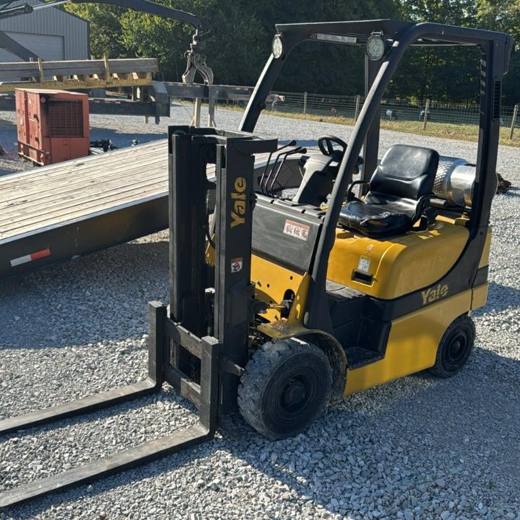 #1354 • Yale Forklift