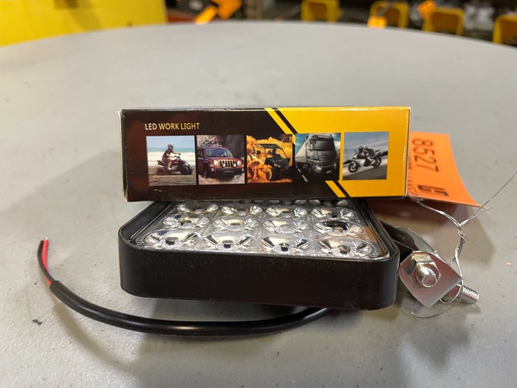 #8527-•-(2)-led-work-lights,-3.5"-square,-12/24vdc-(pr12)-image-5