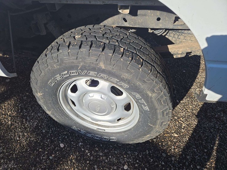 2013-ford-f150-xl-image-5